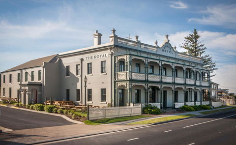 The Royal Hotel Mornington - Accommodation Asia 18