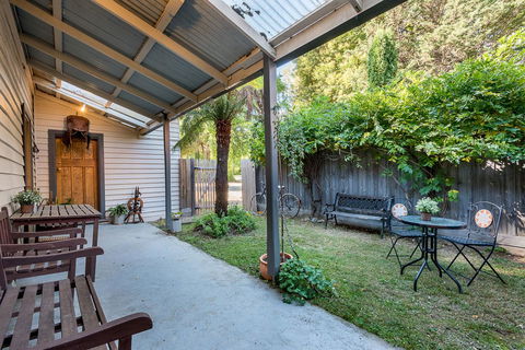 Avalon House - Accommodation Guide 32