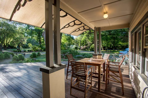Avalon House - Accommodation Guide 14