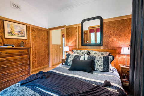 Avalon House - Accommodation Guide 2