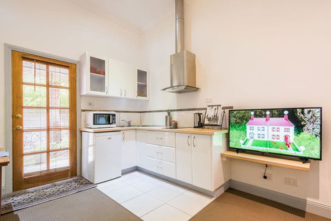 Avalon House - Accommodation Guide 31