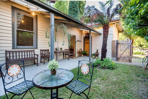 Avalon House - Accommodation Guide 1