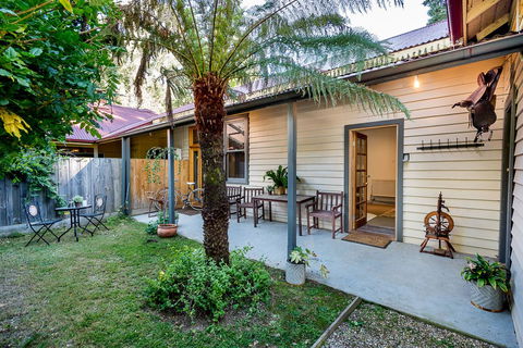 Avalon House - Accommodation Guide 22