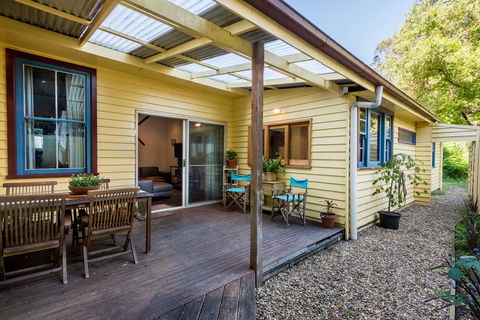 Avalon House - Accommodation Guide 9