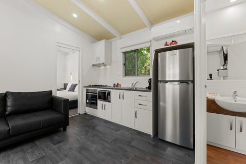 Bright Riverside Holiday Park - Accommodation Guide 34