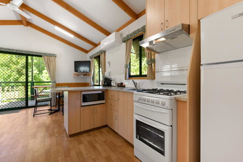 Bright Riverside Holiday Park - Accommodation Guide 22
