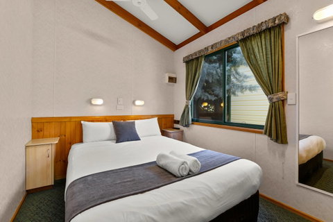 Bright Riverside Holiday Park - Accommodation Guide 43