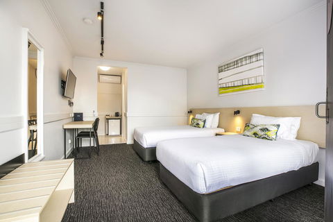 Nightcap At Matthew Flinders Hotel - Accommodation Asia 19