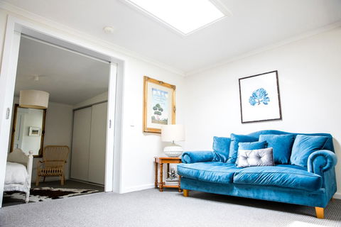 The Cottage - Accommodation Asia 1