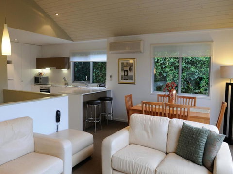The Victoria Apartments - Accommodation Guide 32