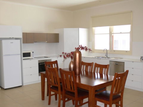 The Victoria Apartments - Accommodation Guide 21