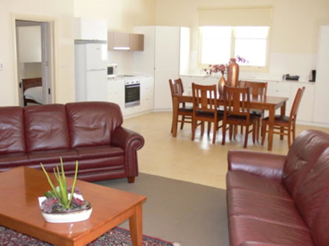 The Victoria Apartments - Accommodation Guide 25