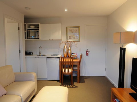 The Victoria Apartments - Accommodation Guide 17