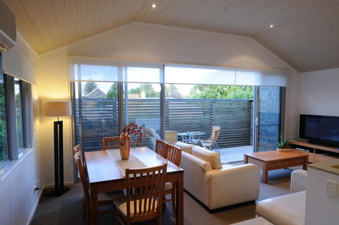 The Victoria Apartments - Accommodation Guide 13