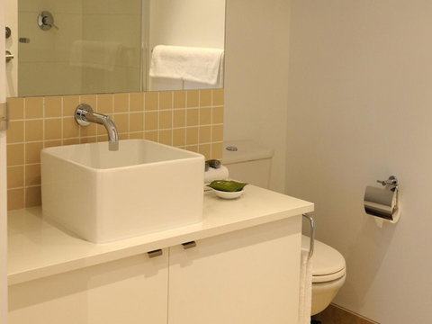 The Victoria Apartments - Accommodation Guide 16