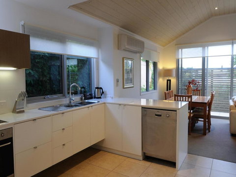 The Victoria Apartments - Accommodation Guide 33