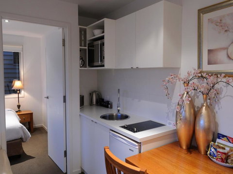 The Victoria Apartments - Accommodation Guide 18