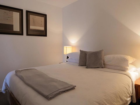 The Victoria Apartments - Accommodation Guide 34