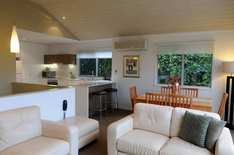 The Victoria Apartments - Accommodation Guide 11