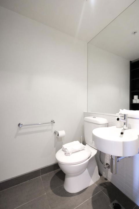 Mono Apartments On Franklin Street - Accommodation Guide 11