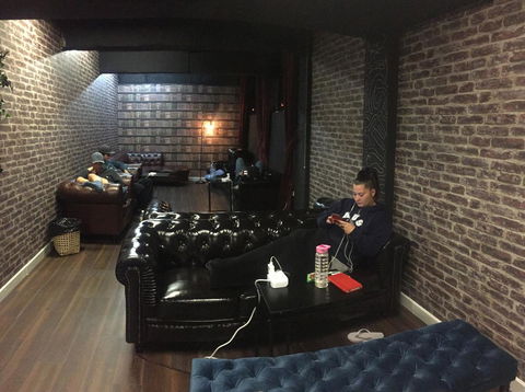 Europa Melbourne - Accommodation Asia 6