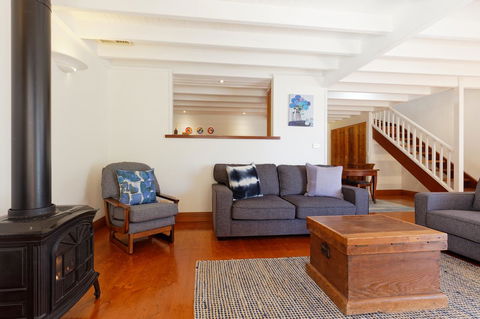 54 On Bank - Accommodation Asia 6