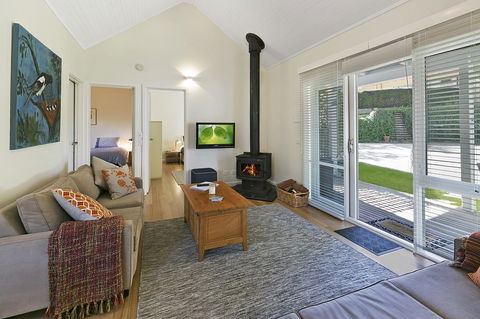 Bilinga Cottages - Accommodation Asia 9