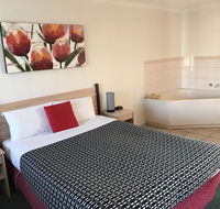 Beachcomber Motel  Apartments - Accommodation Asia