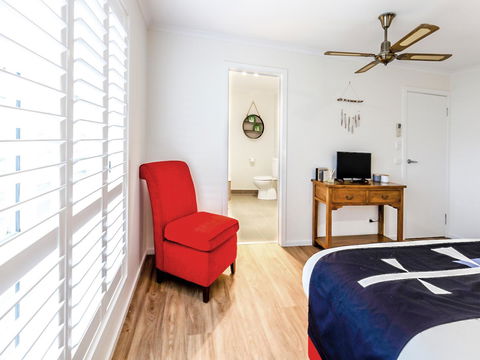 Sandymount - Accommodation Guide 25