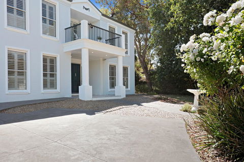 Sandymount - Accommodation Guide 14