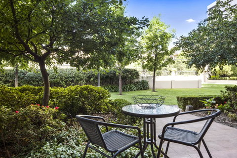 Melbourne Luxury Paradise - Accommodation Guide 1