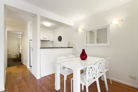 Melbourne Luxury Paradise - Accommodation Guide 6