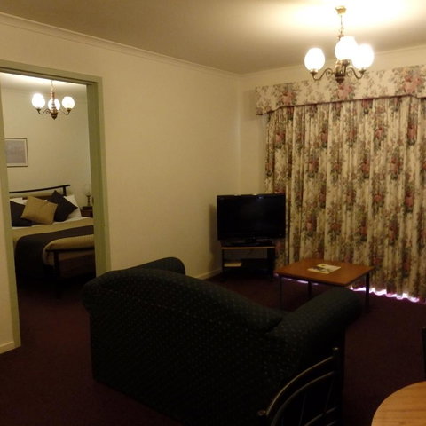 Bright Chalet - Accommodation Guide 10