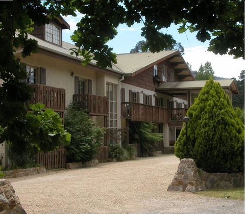 Bright Chalet - Accommodation Guide 1