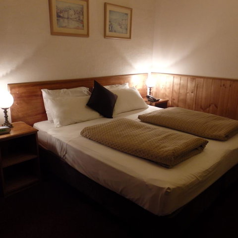 Bright Chalet - Accommodation Guide 5
