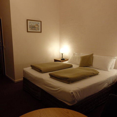 Bright Chalet - Accommodation Guide 11