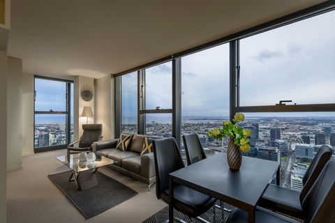 Melbourne SkyHigh Apartments - Accommodation Guide 15