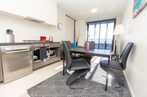 Melbourne SkyHigh Apartments - Accommodation Guide 8