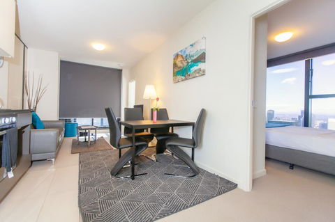 Melbourne SkyHigh Apartments - Accommodation Guide 7