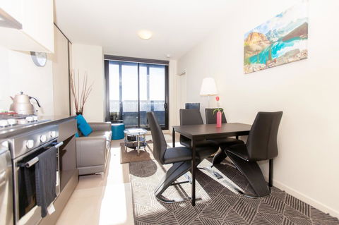 Melbourne SkyHigh Apartments - Accommodation Guide 9