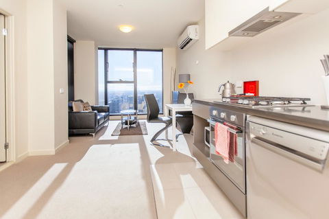 Melbourne SkyHigh Apartments - Accommodation Guide 2