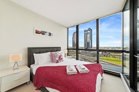 Best Views On Collins - Accommodation Asia 35