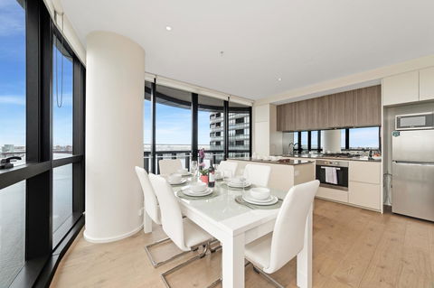Best Views On Collins - Accommodation Asia 7