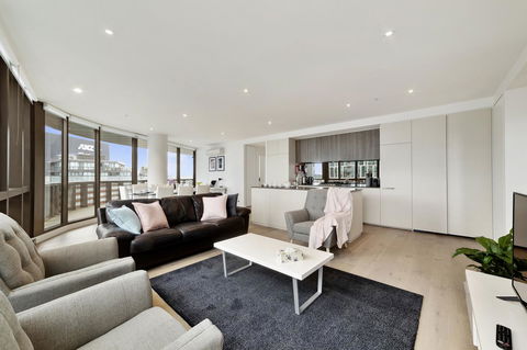 Best Views On Collins - Accommodation Asia 19