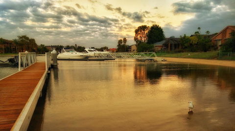 Waterfront Retreat - Accommodation Asia 0