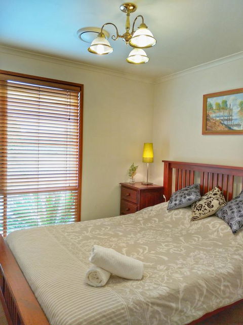 Waterfront Retreat - Accommodation Asia 21