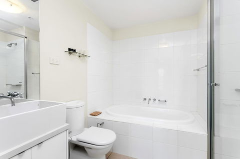 Waterfront Melbourne Apartments - Accommodation Asia 26