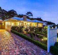 Lovely 5BR full house in Glen Waverley walk to train bus  shops - Accommodation Asia