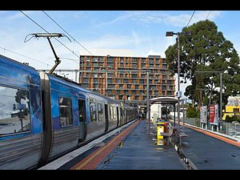 Lovely 5BR Full House In Glen Waverley, Walk To Train, Bus & Shops - Accommodation Guide 18