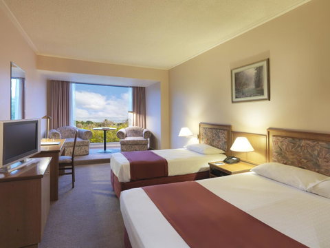 Bayview On The Park - Accommodation Guide 11